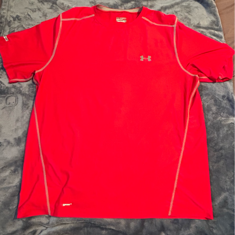 Under armour dry fit shirt size XL.